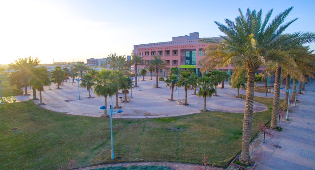 JoufUniversity's tweet photo. مؤكداً إطلاق برنامج #ماجستير في #الطاقة_المتجددة  ..
د.البشري:
#السعودية تشهد منجزات تترجم #رؤية_السعودية_2030 

https://t.co/sL5EOMmU17

#علاقة_الجامعة_بالمجتمع 
#جامعة_الجوف https://t.co/BX0efQtfYu