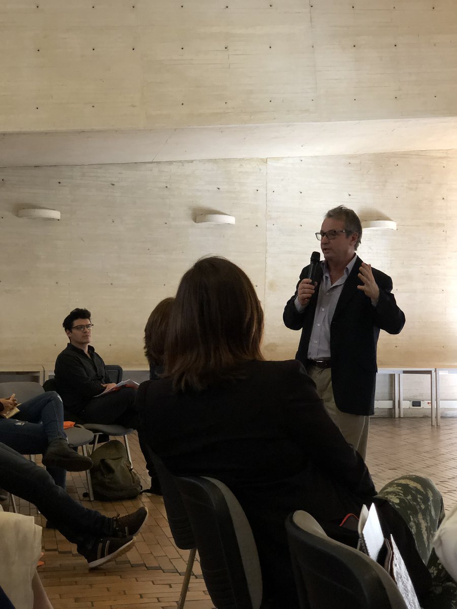 LuisZetaDuniau's tweet photo. Gracias, Fundalectura,  por tan interesante charla a una audiencia de promotores de Biblored. Que preguntas más acertadas. Colombia está en buenas manos. @Fundalectura @bibgirona @BibliotequesBCN @album @ClijcatFaristol https://t.co/hGNFCCIaQ3