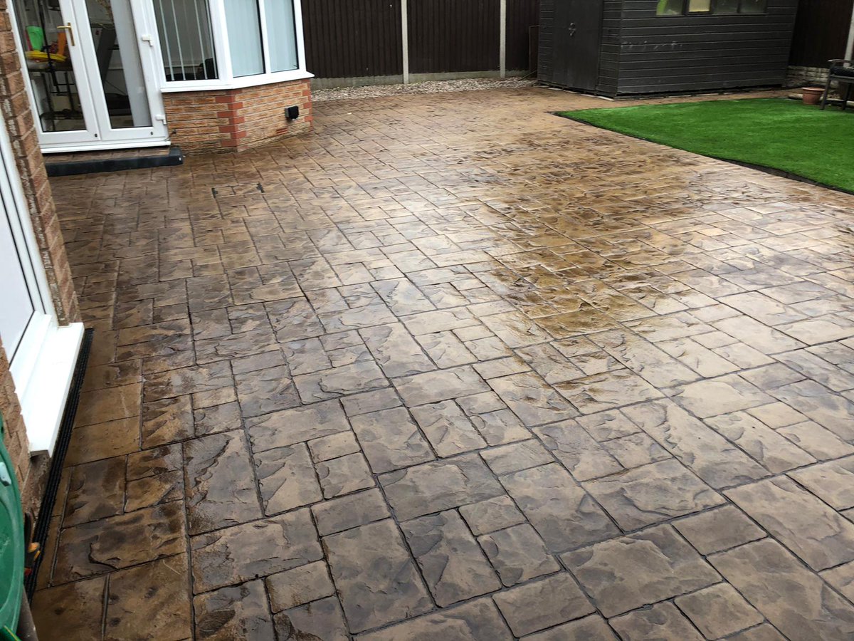 CD_DesignsLtd's tweet image. Another happy customer due to our work here at @CD_DesignsLtd !! Give us a call on 01706 827180 and one of our happy to help staff will be more than happy to assist you!! #happy #patternconcrete #concrete