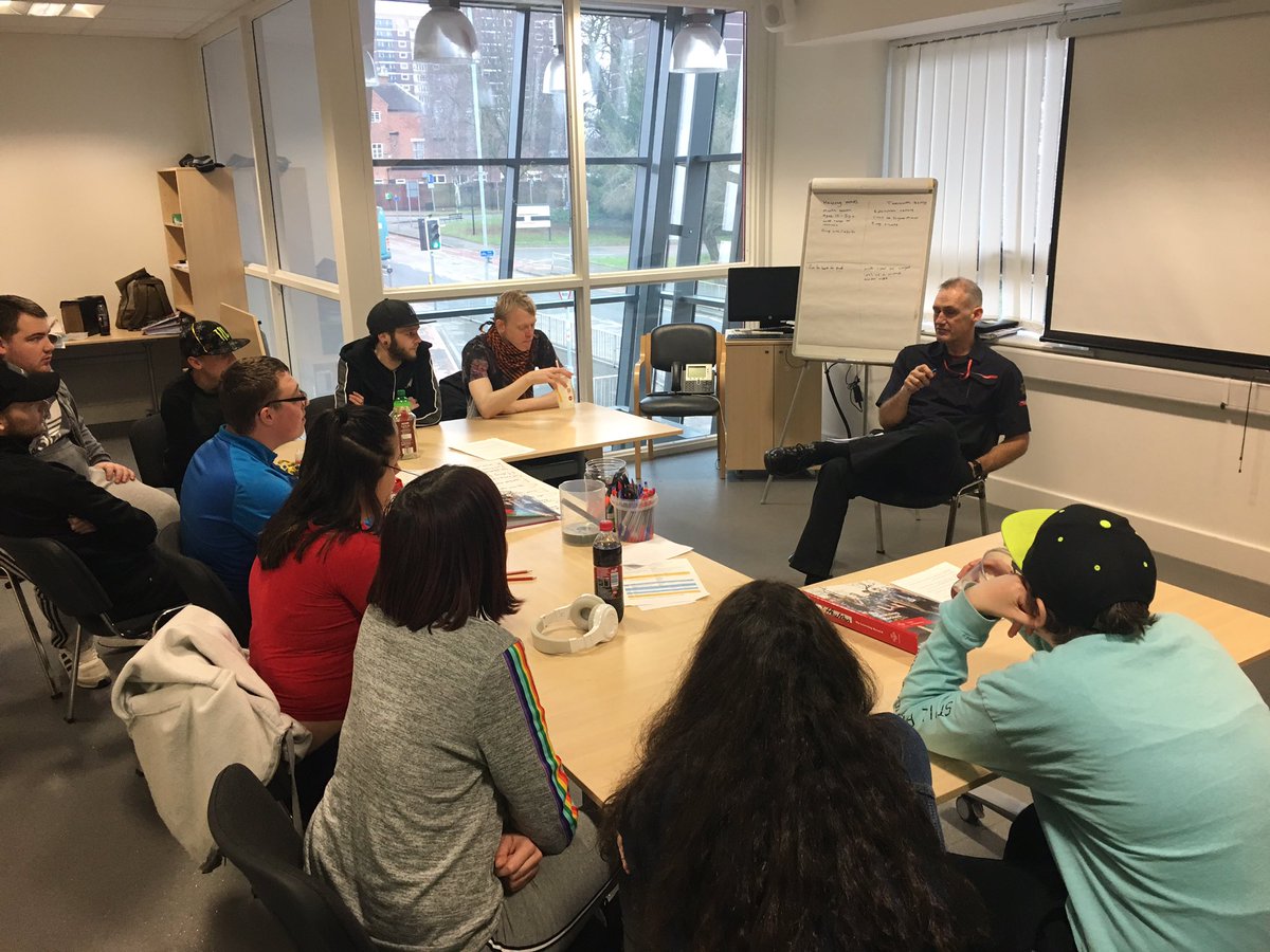 sharronfinch69's tweet image. Ff Brian Roy &amp;amp; fire safety officer for Staffordshire fire &amp;amp; Rescue talking about his life as a Firefighter 👨‍🚒 our inspirational talker #CareerGoals #opendiscussions @SaferCic @StaffsFire @PrincesTrust
