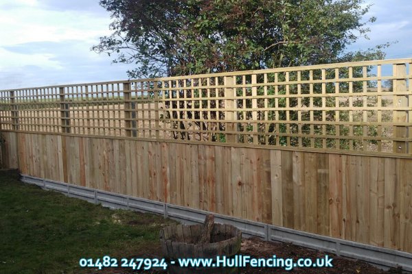Hull_Fencing's tweet photo. Are you looking simple fencing for your garden?

Here at Hull Fencing, we specialise in all types of #Fencing whether its Iron, Wood or even a Custom Trellis.

To find out more - contact our team today by calling 01482 247924 📞 https://t.co/uL3ptmBFv2