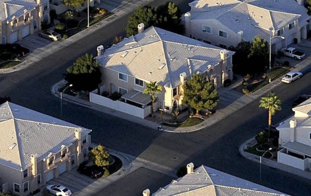 SherriePorter's tweet photo. Americans selling homes in 2018 had biggest gains in 12 years https://t.co/0UU02sm92P via @markets https://t.co/ljDF3YWxL4