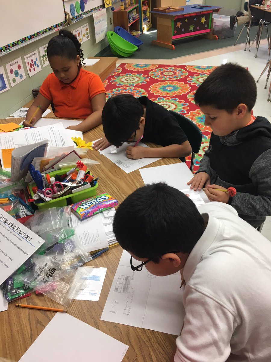 lsparks262's tweet photo. Comparing fractions NF.1.3d. Total engagement! 🎉❤️🎉 #believein180 @twallace9424 @MissUzal @cgarber99 @VCSMath https://t.co/cvdBX7fzOc