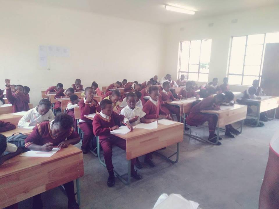 NothandoUbisi's tweet photo. Today the #grade 4 from Hundzukani were writing their first assessment test which is English and math @GwfOnline @Nj_LaNdlazi @Glenrose669 https://t.co/oeUFvgjfrw