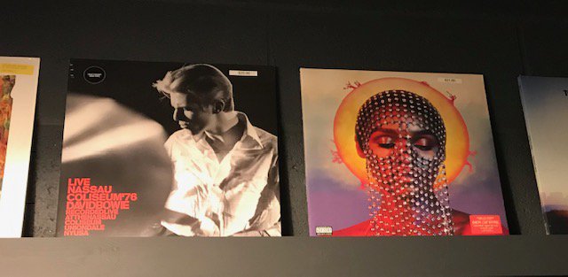 thevicioussquir's tweet photo. In this week's delivery... #vinyljustin #bowie #janellemonae https://t.co/NFDBnJcXfz