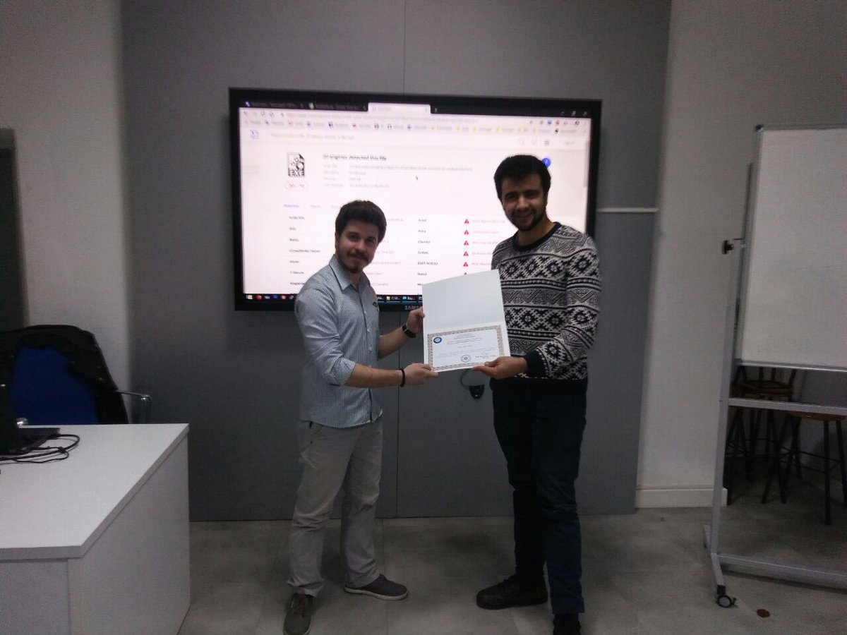 gazisiber's tweet image. #Cyberio Hackercamp adlı etkinliğimizin 2. gününü tamamladık. Vermiş olduğu eğitimden dolayı Sayın Tolga Sezer’e teşekkür ederiz. #siber #priviasec #gazisiber #hackercamp #güvenlik #Security