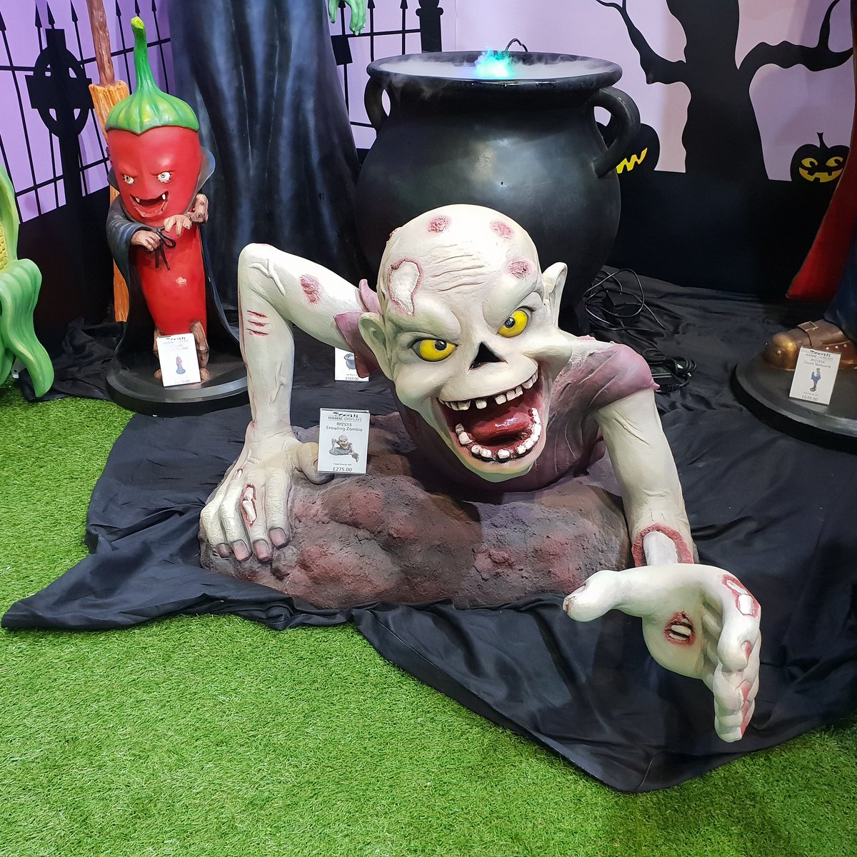 Well the #springfair is deadly as always. Plenty of #Zombies walking around today <a href="/SpringAutFair/">Spring & Autumn Fair</a> #ZombieBusiness #ColinMurtagh #extraoftheyear #filming #TV #scare #entrepreneur #SAlife #ActorLife #OnLocation #ExtraLife #ZombieLife #lifeofanactor #Actor #imdb #zombieforhire