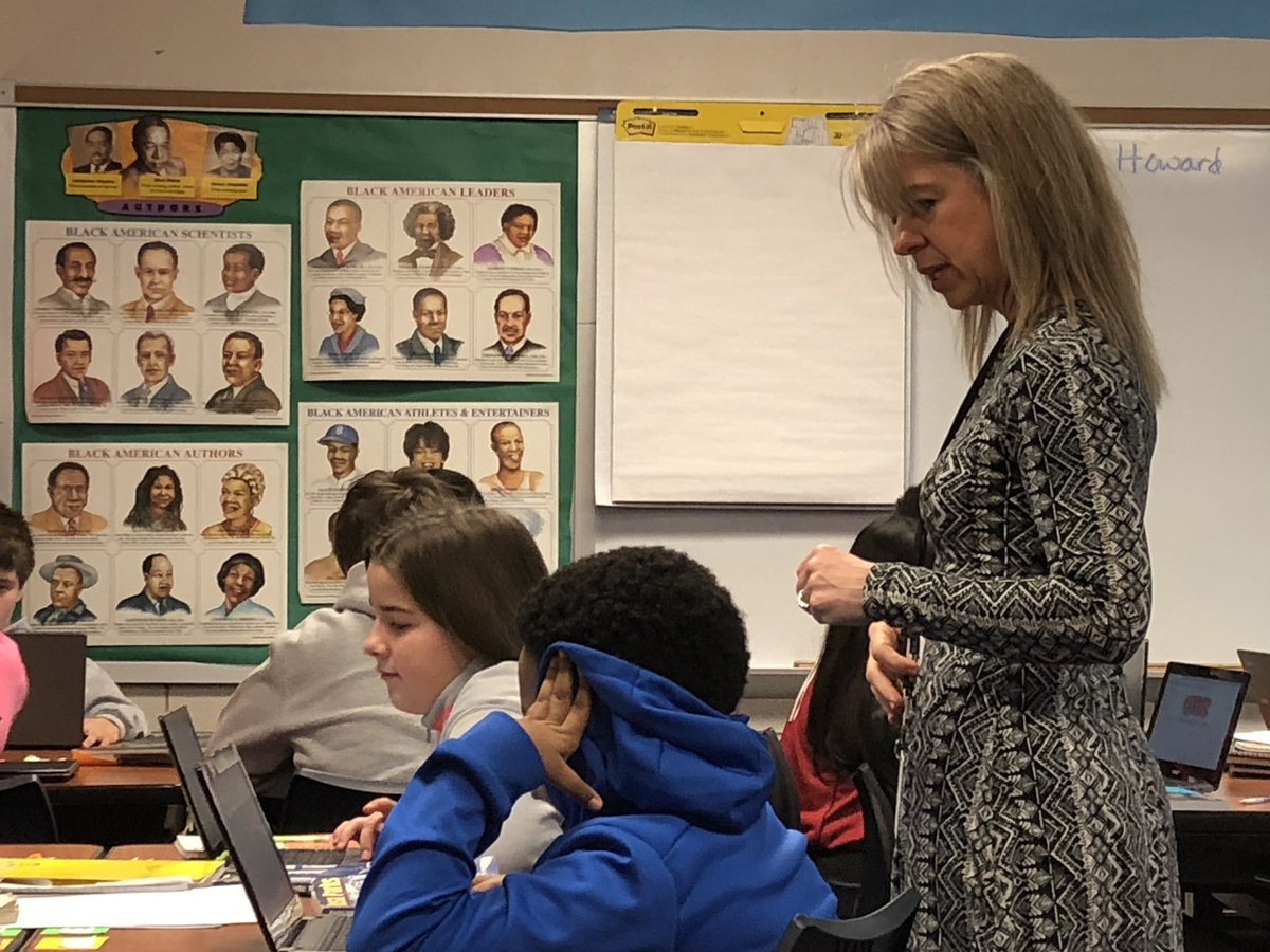 RSDlearning's tweet image. Ms. Howard supports 7th graders using Google Classroom while they do a jigsaw book study.  #ritenourexcellence @drchriskilbride @douggggie  @RitFitNutrition @RSDOperations @KennethRoumpos @LindhorstDwight @MichelleClover3 @JulieHa81452548 @SankerBryan @byrnesdee_dee