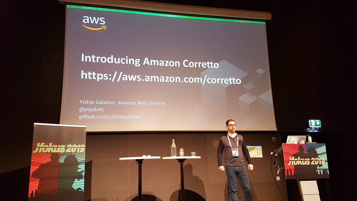 hiqinternat's tweet photo. Day one @Jfokus 
Listening to @yigalatz introducing @awscloud #coretto JDK https://t.co/KZu4hgSxxH