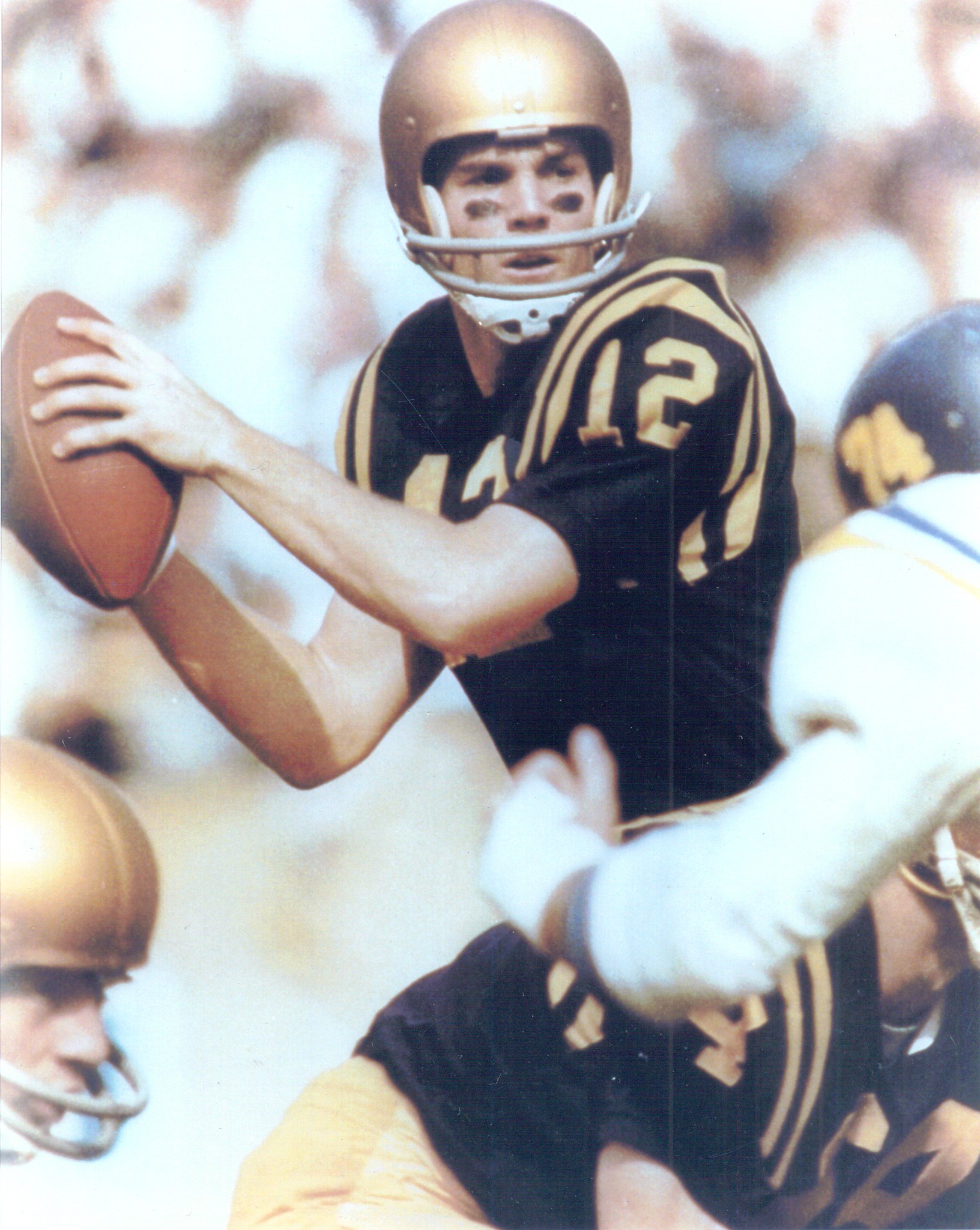 Happy Birthday to 1981 inductee and NFF Board Member Roger Staubach! 