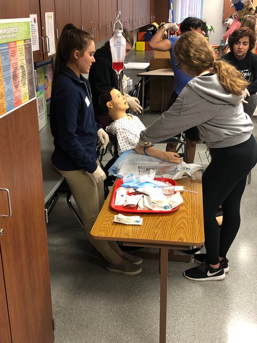 fhstigersports's tweet photo. Thank you to @MidlandU nursing students and faculty for taking the time to visit Mrs. Cronin’s class this morning to provide a hands on learning experience to our students! https://t.co/tFAnuujDfP