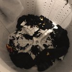 シャツを洗濯機で洗ったらなぜか粉々に!なんでなのw