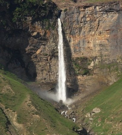 jace_0003's tweet photo. visit the #sisu water fall !!!!!!
#Visitspitivelly
#travelindia
#beautifuldestinations
#HimachalPradesh https://t.co/Hu3d7KLtBw