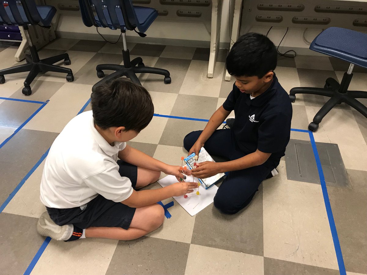 psellerw's tweet image. Learning about persistence in #coding @awtyintlschool @codeorg #physicalcomputing #CSFundamentals #unplugged #awtylearns