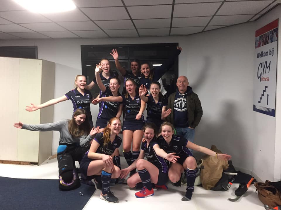 MA2 heerlijk en verdiend #kampioen in de zaal. #zaalhockey #hockey