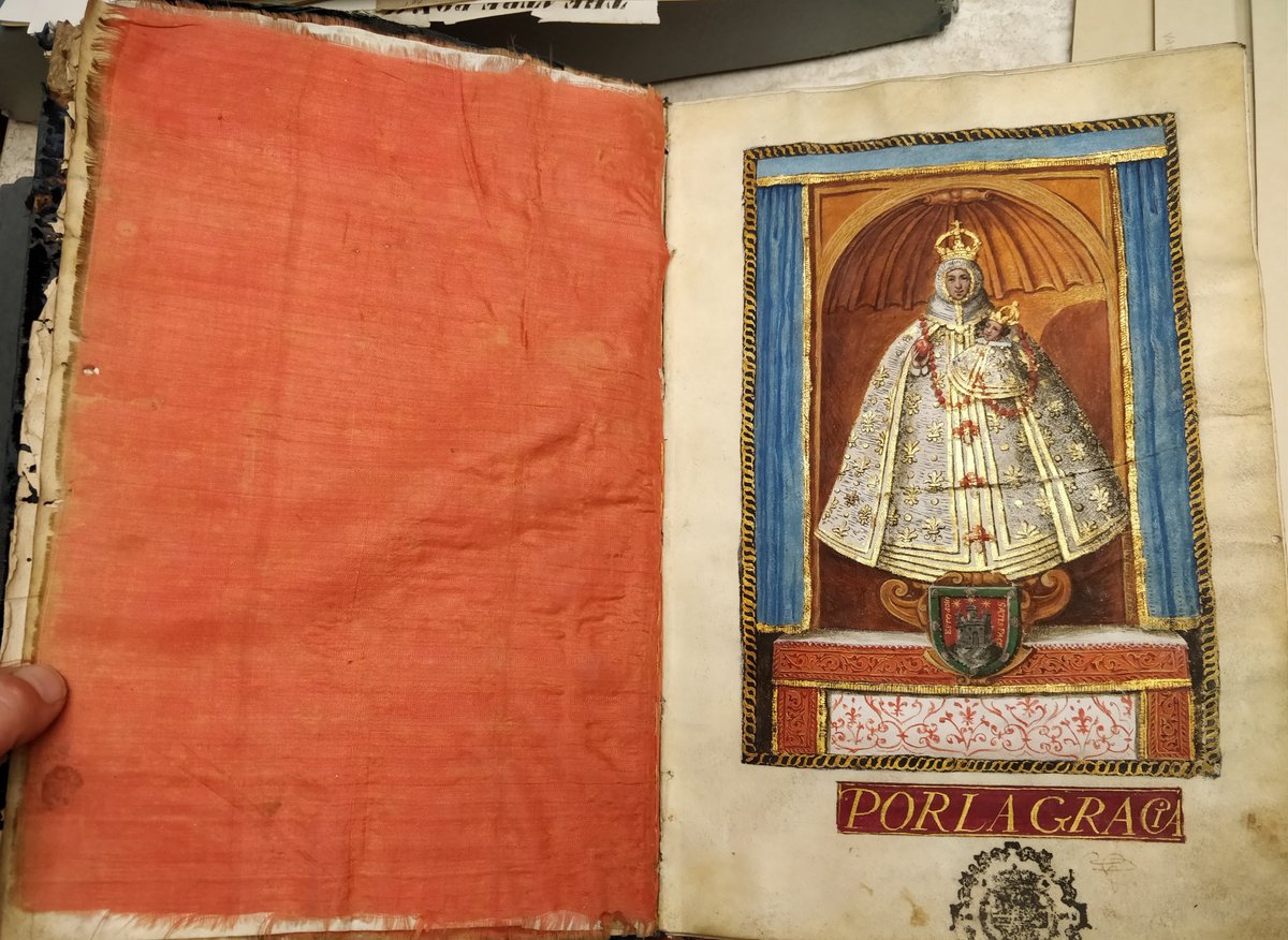 DrKarrSchmidt's tweet image. Red-wreathed Virgin Mary presides over exalted vellum quires, beckoning for zealous, never jaded devotees.
 #PangramChallenge

@NewberryLibrary @wynkenhimself @HoughtonLib