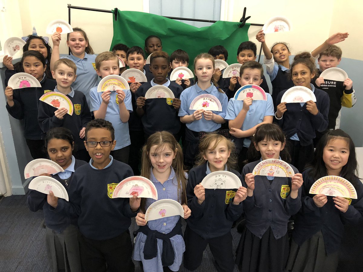 CBees_LPS's tweet photo. We’ve been celebrating Chinese New Year by making Chinese fans. Chinese calligraphy is tricky! @LansdownePS https://t.co/gF6lQHKtHy