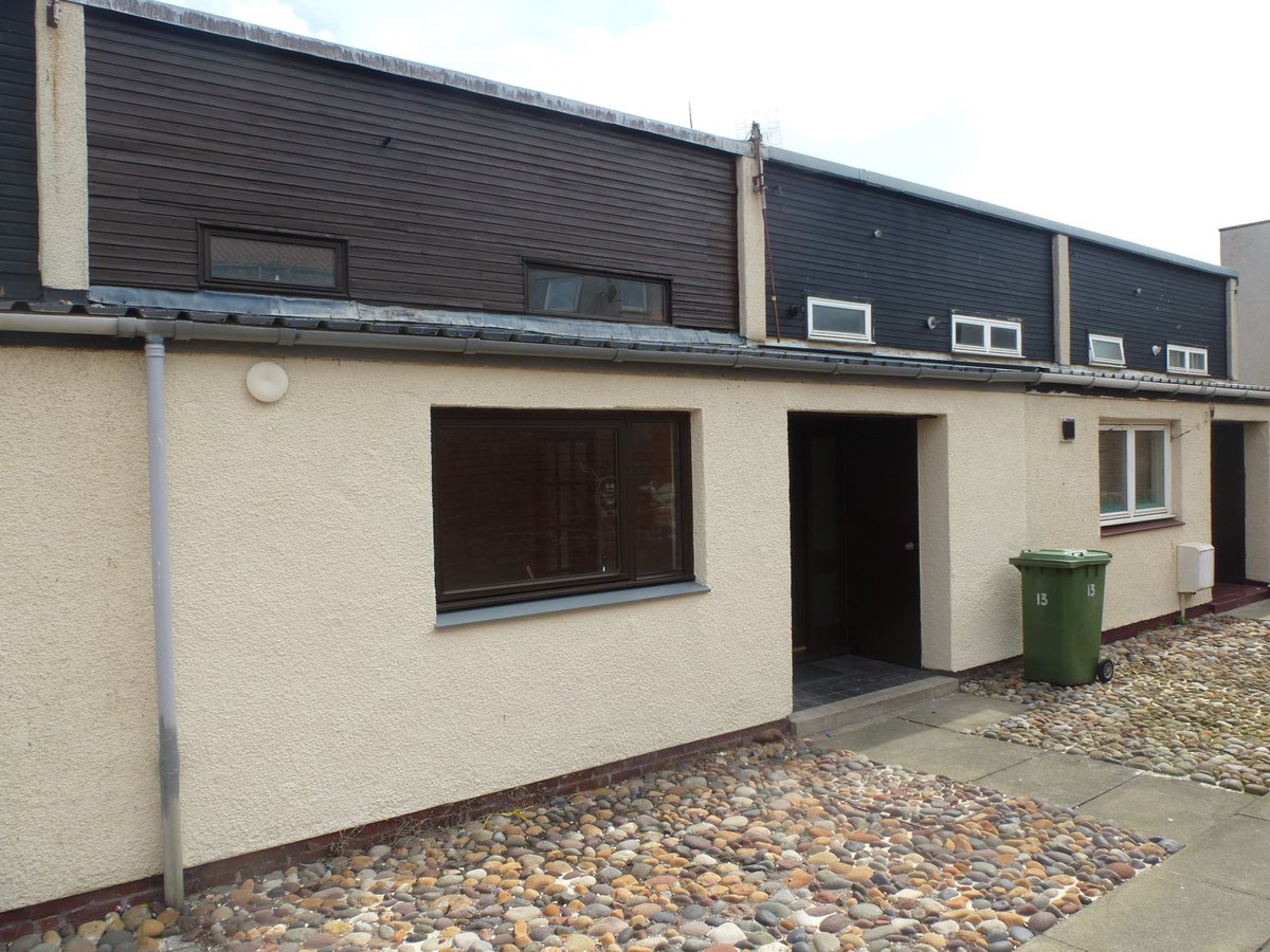 CruzProperty's tweet image. *TO LET* Writers Court, Dunbar £720pcm
Impressively spacious and bright three bedroom terraced house, located within easy walking distance of Dunbar’s high street, harbours and beaches. #Propertytolet #Cruz #PropertyManagement @LothianLoop