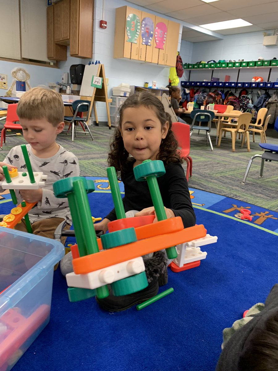 GreenBay110's tweet photo. Building robots #engage112 #gb112 https://t.co/FXXTCeGDMl