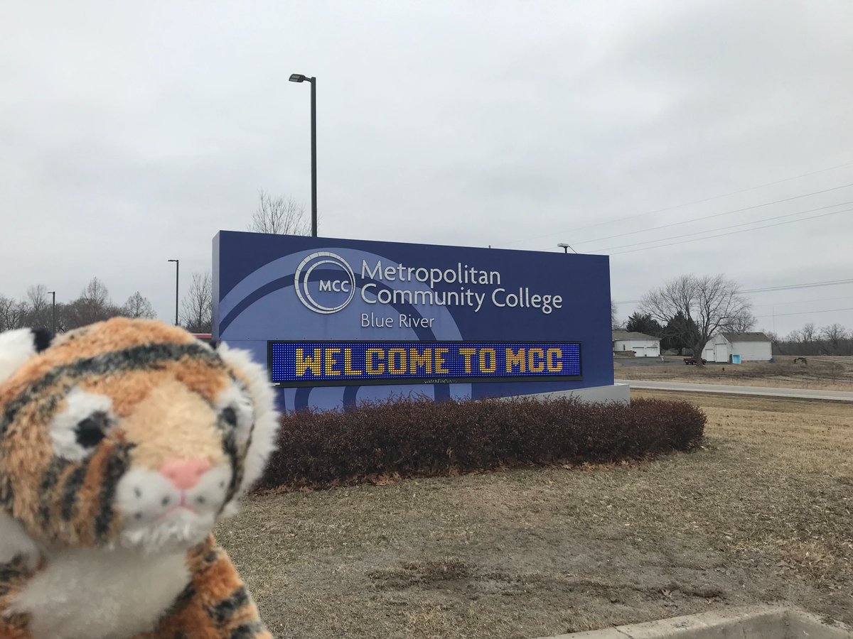 Missouri_Online's tweet photo. #MCCWolves, don't miss out! #MeetMoises and Kris at @MCCKansasCity this week and learn how you can #TransferToMizzou and become a Tiger π
or earn your #OnlineStripes.
Today they're at the Blue River campus from 10 a.m. to 1 p.m. Come say hi! π https://t.co/x15lcQRGpL