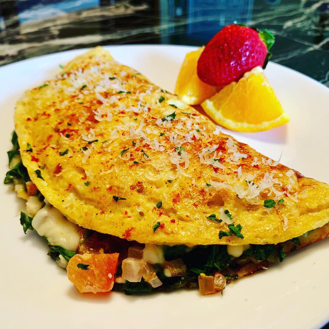 PB_Simplicity's tweet photo. 🌱Plant Based Omelette... 🔥🔥🔥 
Stuffed With Spinach, Tomato, Mushroom, Green Pepper, Red Onion, #FakinBacon , &amp; Dairy Free Mozzarella Cheese. 😋😋😋 @justforall 

#justegg #plantbasedsimplicity #omelette https://t.co/IyIK0w3nh2