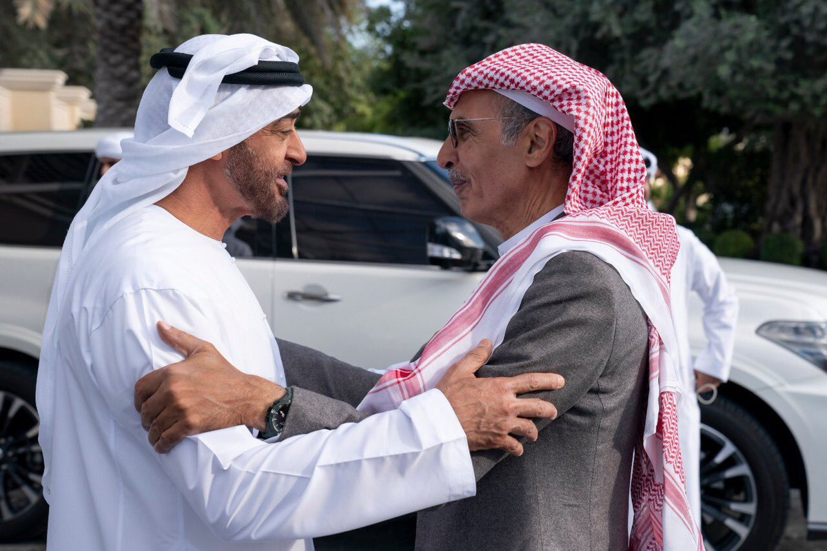 oloumnauae's tweet photo. أفخم صورة لليوم 
بوخالد يستقبل ( البدر ) الأمير بدر بن عبدالمحسن 😍🇦🇪🇸🇦

#محمد_بن_زايد 
#السعودية https://t.co/qeTvrPvb7i