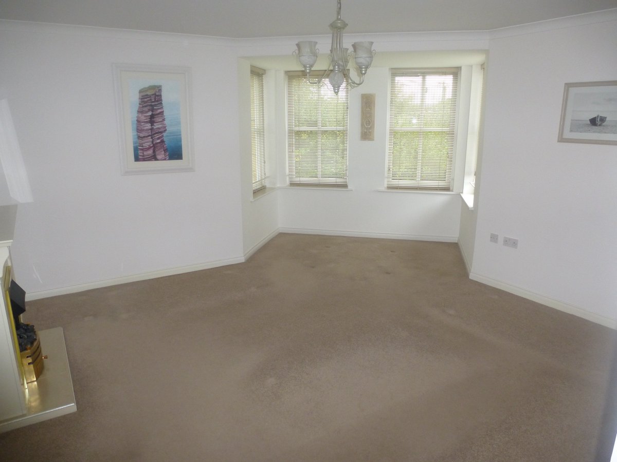 CruzProperty's tweet image. *TO LET* Roxburgh Lodge Wynd, Dunbar £675pcm
This generously sized 2 bedroom property is situated a stone’s throw away from Dunbar’s popular Golf Club with outstanding views of the East Coast. #Cruz #PropertytoLet #PropertyManagement @LothianLoop