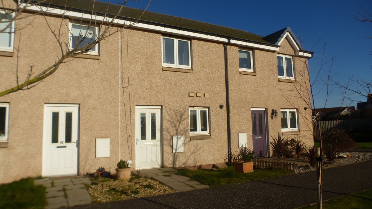 CruzProperty's tweet image. *TO LET* Fairbairn Way, Dunbar £700pcm
A modern two bedroom mid-terraced house, situated within a new development of housing in Dunbar.  #Cruz #propertymanagement #propertytorent @LothianLoop