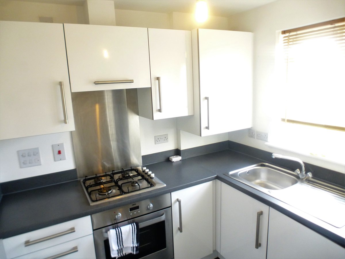 CruzProperty's tweet image. *TO LET* Fairbairn Way, Dunbar £700pcm
A modern two bedroom mid-terraced house, situated within a new development of housing in Dunbar.  #Cruz #propertymanagement #propertytorent @LothianLoop