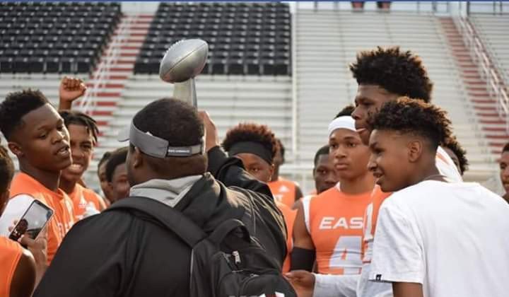 EPS_Scout1's tweet image. THEY CAN TELL YOU ANYTHING 
BUT THEY&apos;LL NEVER FORGET THIS DAY!!! #GOLIVE🎥WEGOTTHIS😂😂😂😂 #PERFECTSETUP #SingBigGirl🔥🔥🔥 @Epsblaze7v7 
@tj_finley1 @CorneliusDyson3 @say_brant @JohnsonboiiJ @mangoERA15 @DemetricDWarren