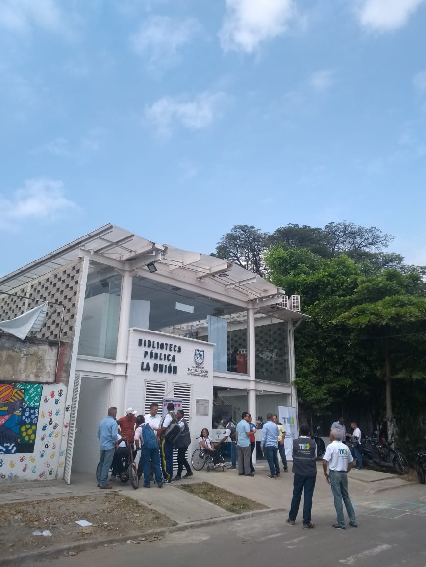 SeguridadCali's tweet image. Cali sigue apostándole a la inclusión social como eje fundamental del progreso. Las bibliotecas que la @AlcaldiaDeCali entrega hoy tienen todas las facilidades para personas en situación de discapacidad. Nosotros también creemos en la #EducaciónParaElProgreso.