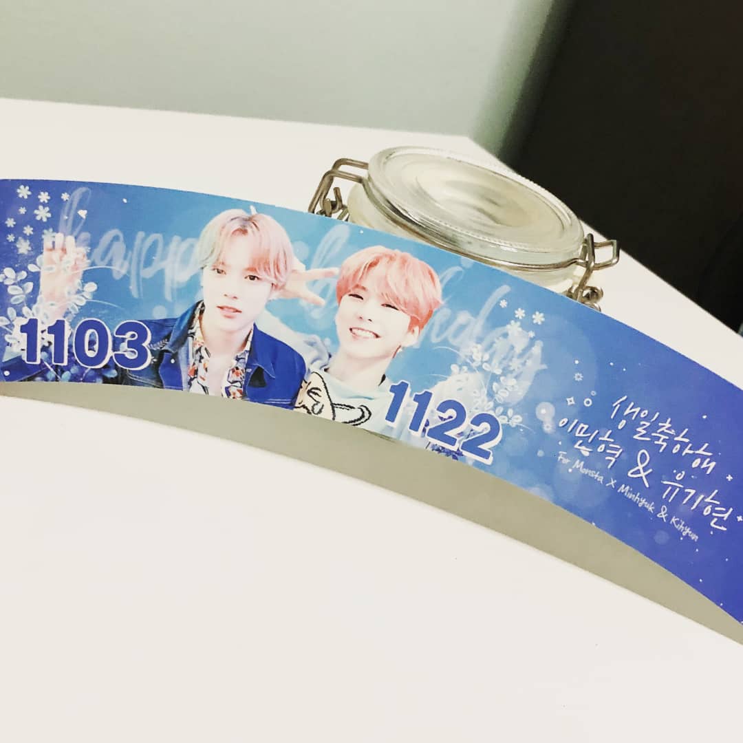 ohmy_cupholder's tweet image. MONSTA X Minhyuk & Kihyun 26th B'day Cupholder
๋ชฌ์คํ์์ค ๋ฏผํ & ๊ธฐํ 26๋ฒ์งธ ์์ผ ์ปตํ๋
๐ธ๐ฌ The Batter Affair
๐ธ๐ฌ Singapore ์ฑ๊ฐํฌ๋ฅด ๆฐๅ ๅก
๐ธ๐ฌ 11/15 ~ 11/17
โค @projectcode11 #PROJECTCODE11
#MONSTAX #MINHYUK #KIHYUN #๋ชฌ์คํ์์ค #์ด๋ฏผํ #์ ๊ธฐํ #cupsleeve #ๆฏๅฅ #ใซใใใใซใใผ
