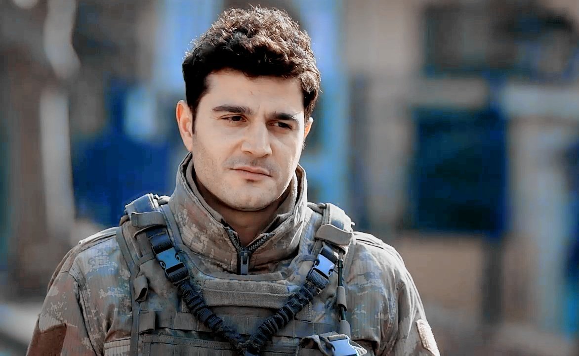 “Ben bu ülke için canımdan olurum, hain olmam”

Türk istihbaratçısı Eylem Mercier ve kendisiyle gurur duyan Tim komutanı sevgilisi Fethi Kulaksız 💣🇹🇷

#Söz #EyFet 
#MeriçAral #BurakSevinç