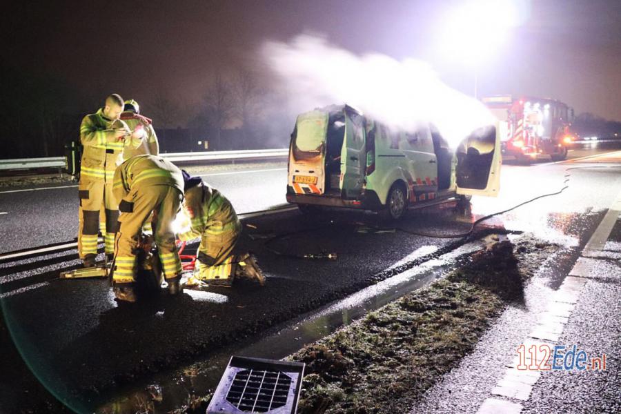 🚨 Bestelwagen vliegt in brand op de A30 tussen #Lunteren en Ede 112.press/QyG5hb 112Ede https://t.co/T0hxL5dUDB