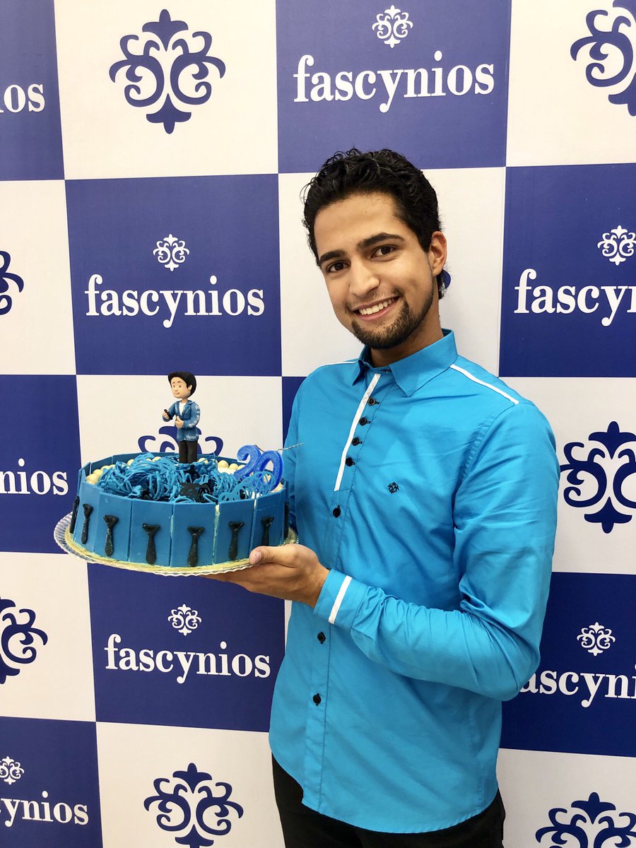 rodrigoaston's tweet photo. #Agradeço imensamente a @CFascynios e as colaboradoras que fizeram essa extraordinária #homenagem !!! Valeu, Brasil 🇧🇷🎈🎂👏
#niver #festa #20anos #20tão
#meus20 #festa #aniversário
#bolo #sp #sampa #sãopaulo
#camisariafascynios #moda #estilo
#modelo #garotopropaganda #ator https://t.co/xlINxWwV4c