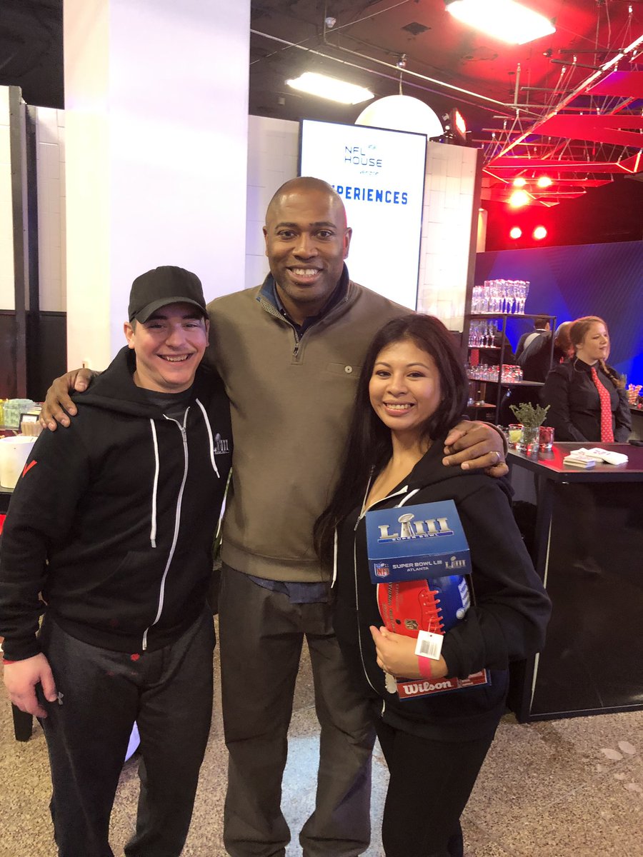 mike_pasciuto's tweet photo. #SBLlll #VZUP @JasonTaylor @shaunalexander @KirkCousins8 @tylerlockett16 https://t.co/XoCQh9n1LH