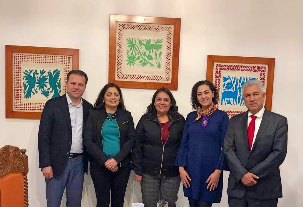 Gaby Hernández (@gabyhlopez) on Twitter photo Hoy nos reunimos con mis compañeros de bancada para seguir construyendo la agenda legislativa y de gestión que impulsaremos desde el <a href="/CongresoDurango/">Congreso Durango</a>.
Ya se aproxima el siguiente periodo ordinario de sesiones, ¡estamos listos! ✍🏻👩🏻💻🔋 Hoy nos reunimos con mis compañeros de bancada para seguir construyendo la agenda legislativa y de gestión que impulsaremos desde el <a href="/CongresoDurango/">Congreso Durango</a>.
Ya se aproxima el siguiente periodo ordinario de sesiones, ¡estamos listos! ✍🏻👩🏻💻🔋
