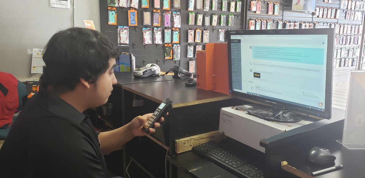 Alex from Desert Comm 20 making sure he takes advantage of our amazing Smile and Dial program. 
@noreen_vip <a href="/Alicoa/">Angel Licoa</a> <a href="/VIPsalazargomez/">Salazar Gomez</a> @MichaelHarnVIP #theVIPboost #smileanddial