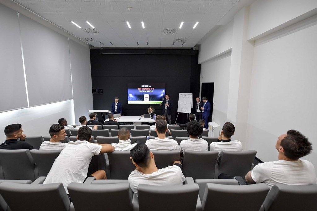 icsc_spa's tweet image. L'#IntegrityTour prosegue; oggi insieme alla @juventusfc
I Campioni d'Italia a lezione con noi, @SerieA e @Sportradar contro le frodi sportive. Confronto e partecipazione con il team bianconero che ha interagito costruttivamente #finoallafine!
#noisiamoper 
(credits getty images)