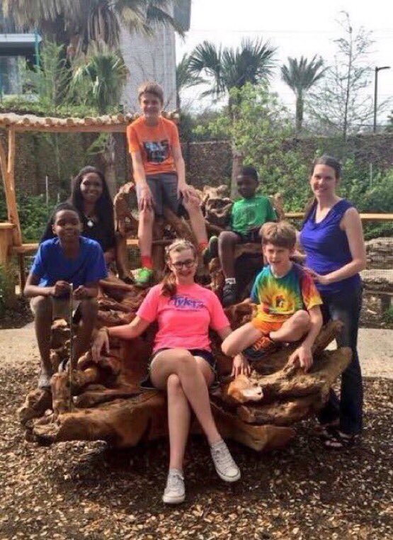 nicolekConley's tweet photo. As a mom and CFO, my mission—my bottom line—is student success.
Every day, 80,000+ students and their families choose @AustinISD. #AISDProud we have choices to nurture children’s interests, needs and talents! ⛹🏾♂️🎬🔬🛠⚖️ #TxEd #TxLege #ThisIsPublicEd #MySchoolChoice #TxEdTuesday https://t.co/pXxhQsoF0i