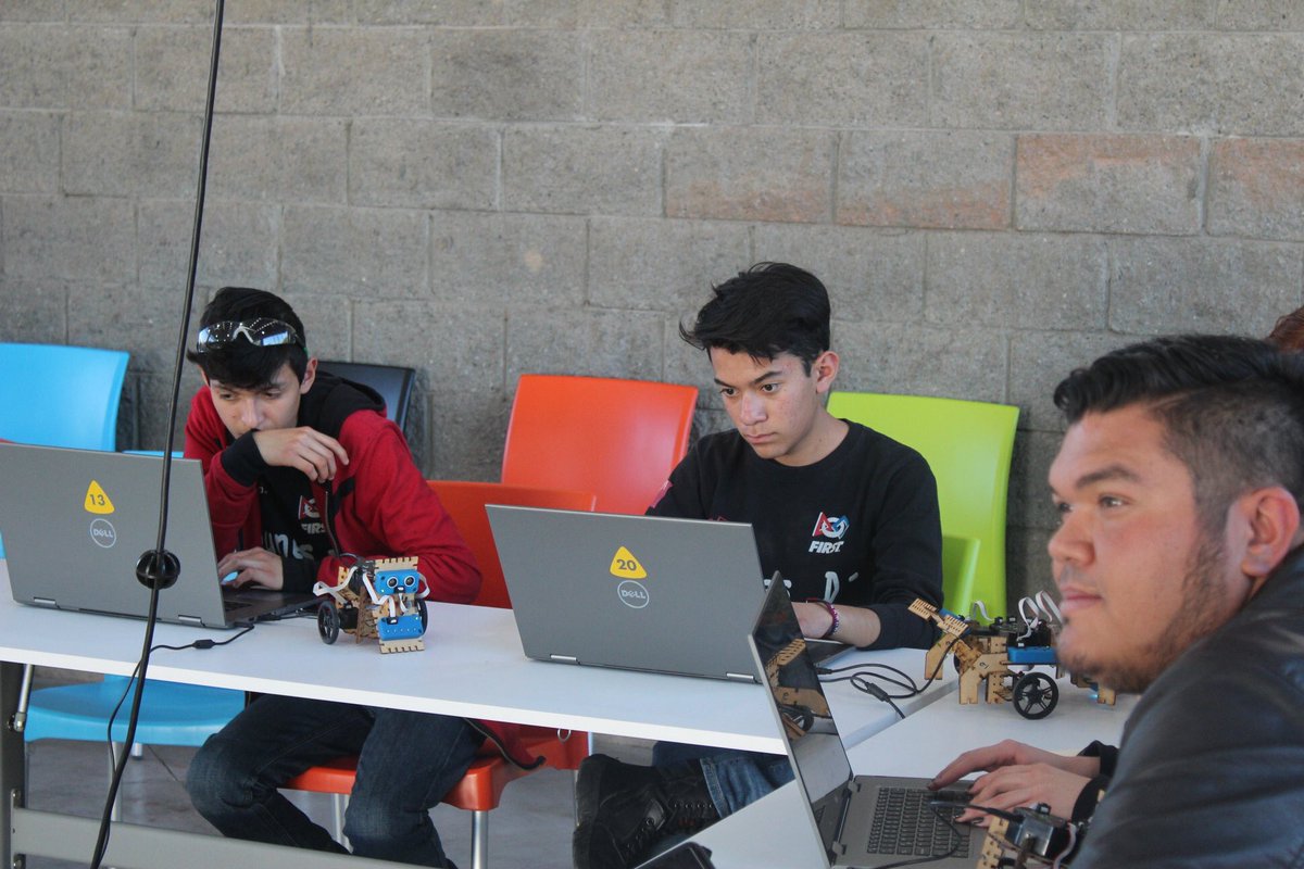 brikorobotics's tweet photo. En Briko llevamos #STEM a niños y jóvenes 👾🔬⚙️  
Te invitamos a conocer un poco más de nosotros https://t.co/rWo0tiLdCk https://t.co/DRHE9UwHHe