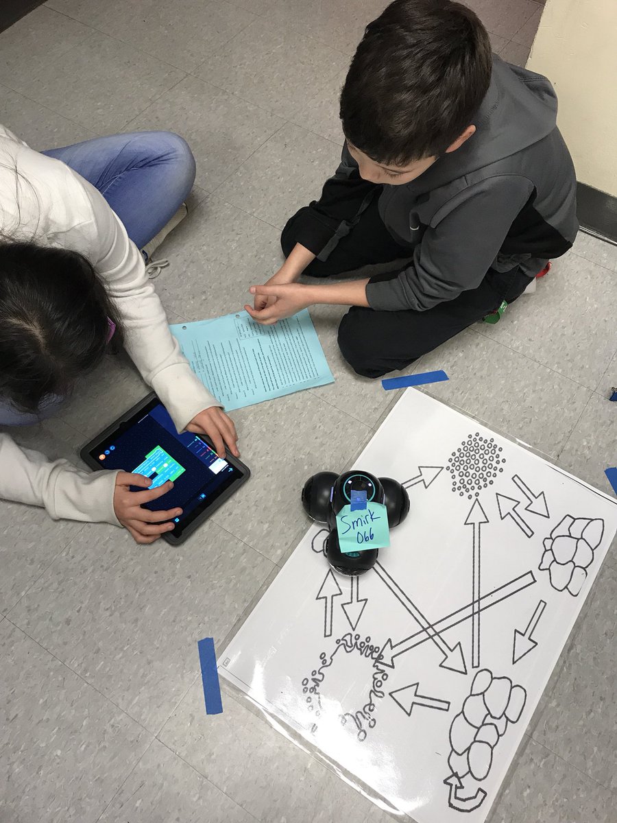NMS16KJones's tweet photo. Cue robots rocking the rock cycle! #BeTheOneLCISD #nmsrules https://t.co/dgShW8leY0