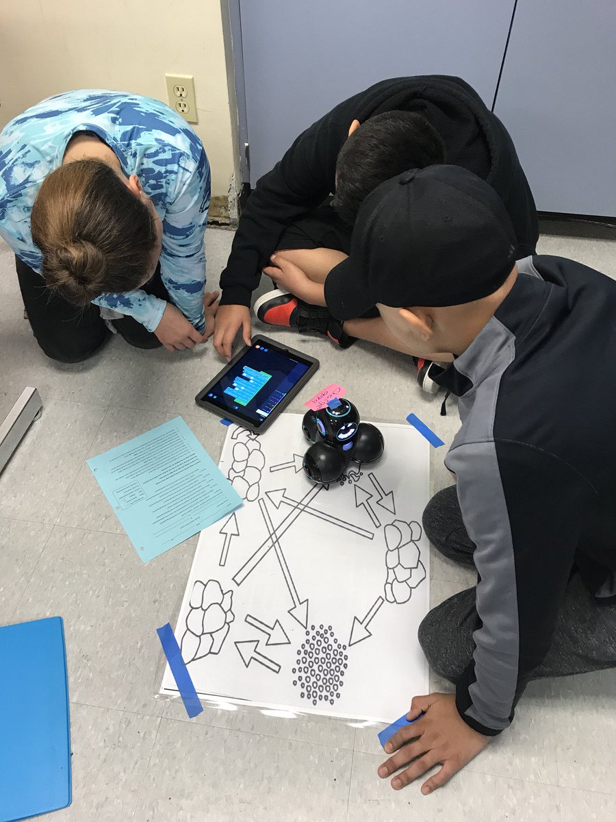 NMS16KJones's tweet photo. Cue robots rocking the rock cycle! #BeTheOneLCISD #nmsrules https://t.co/dgShW8leY0