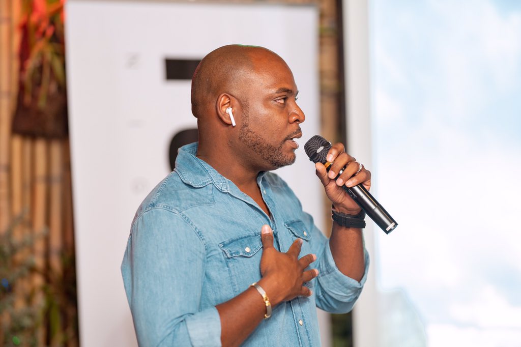 FUNPaP's tweet photo. #FuckupNights Vol.10 s’est déroulée Jeudi dernier sous le thème «Impact des troubles socio-politiques sur l’entrepreneuriat». Sephora Pierre-Louis, Fedriss Jerome et Reginald Cineas ont partagé leur expérience d’échec dans une ambiance cool et authentique. 📸@HaitiBrand https://t.co/zJdwhInbzG