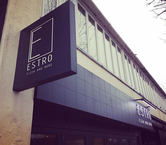 MoodSigns's tweet image. Anyone feeling peckish? Estro Italian soon to be opening in Tunbridge Wells town centre #moodsigns #restaurantsignage #signage #thepossibilitiesareendless