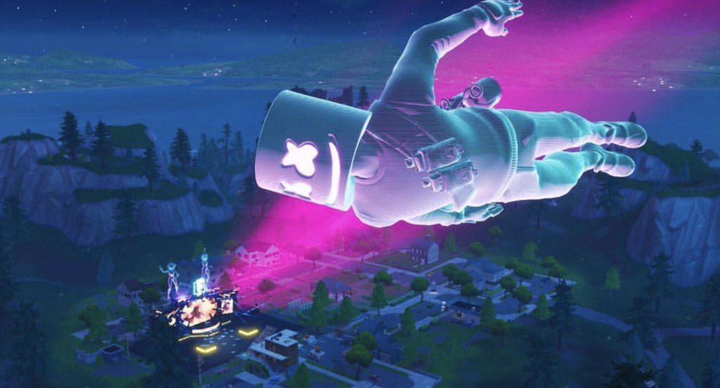 MarshBrasil's tweet photo. Mello postou uma nova foto em seu Instagram na qual divulga seu moletom da linha “Marshmello X Fortnite”. Disponível nas cores preta e amarela!
https://t.co/emjqcEgz4D
| IG. Marshmellomusic | #1 https://t.co/gDWcoApNos