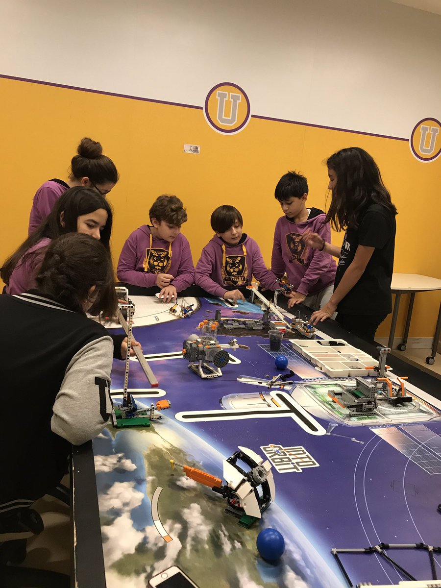 oyaakoglu's tweet photo. #CodeInSpace uzay sorunlarına çözüm bulmaya geliyor.
FLL #IntoOrbit beklemede kal @muratpasaugur öğrencileri geliyor... 🚀🚀🚀
@CodeinSpace1 @UgurKodluyor https://t.co/G24AyJoQiB