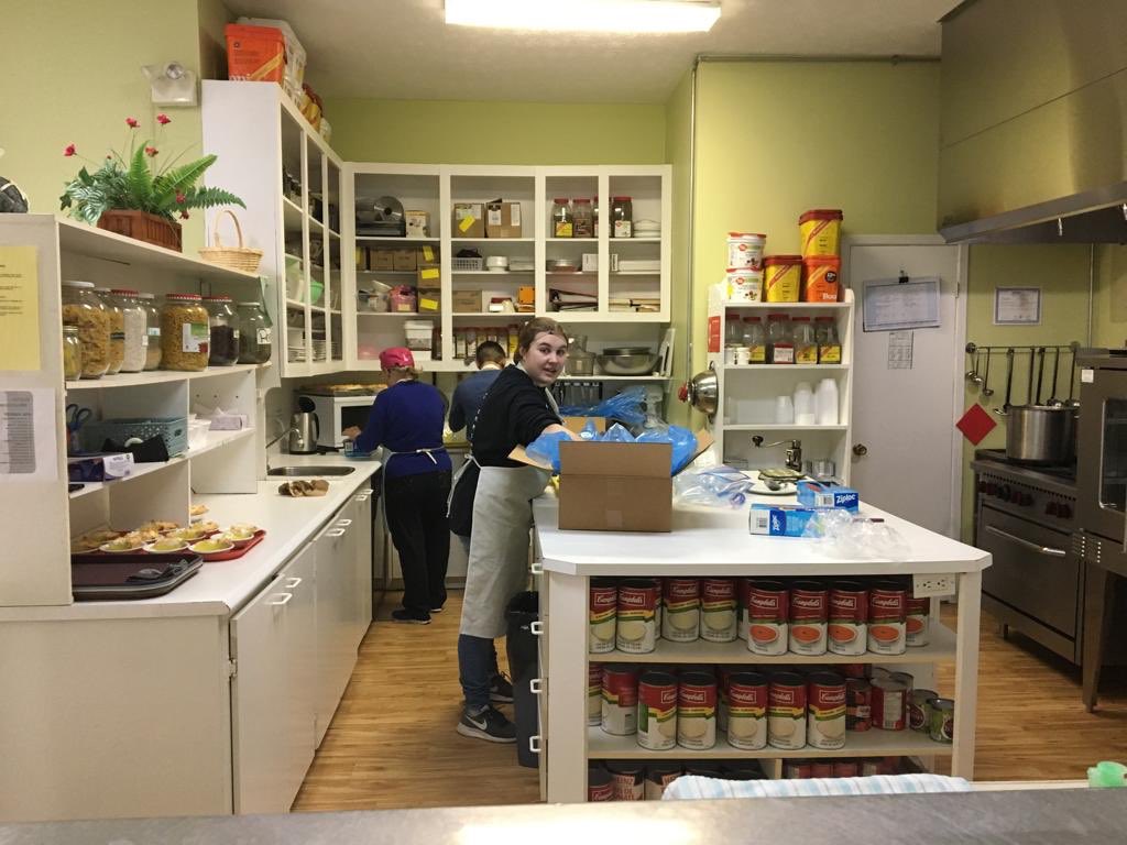 Cferhrhs's tweet photo. So proud of Sarah and Carlos who were given the chance to practice their food prep and service skills at Entraide Plus in Chambly. #reseaucfer #cferpic great job guys https://t.co/v1hGUvFgLg