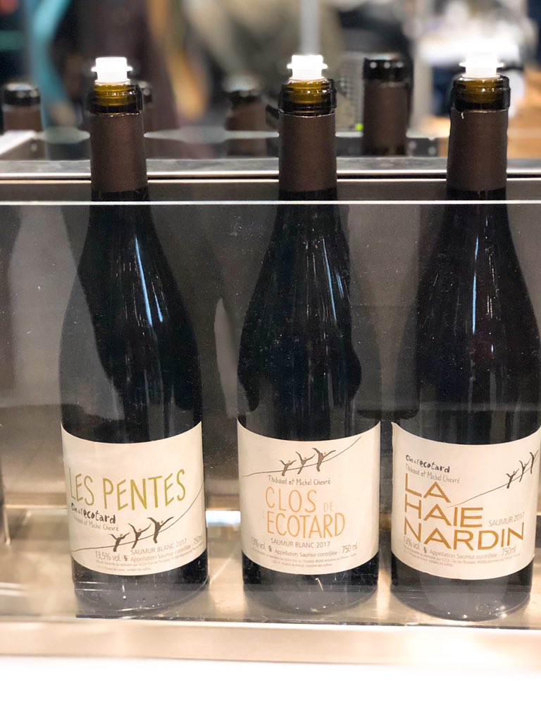 HeleneWorldWine's tweet photo. Father & Son au Domaine de l’Ecotard, coup de ❤️ du jour #saumur #svl19 @SalonVinsLoire #loirepower https://t.co/bEuPS3Vf5u