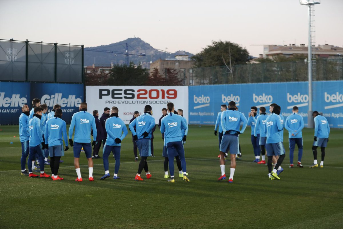 Los jugadores del Barça, en la sesión de este martes (Foto: FCB).